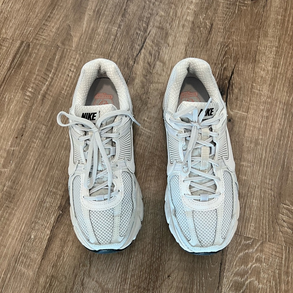 Nike Women’s Vomero 5